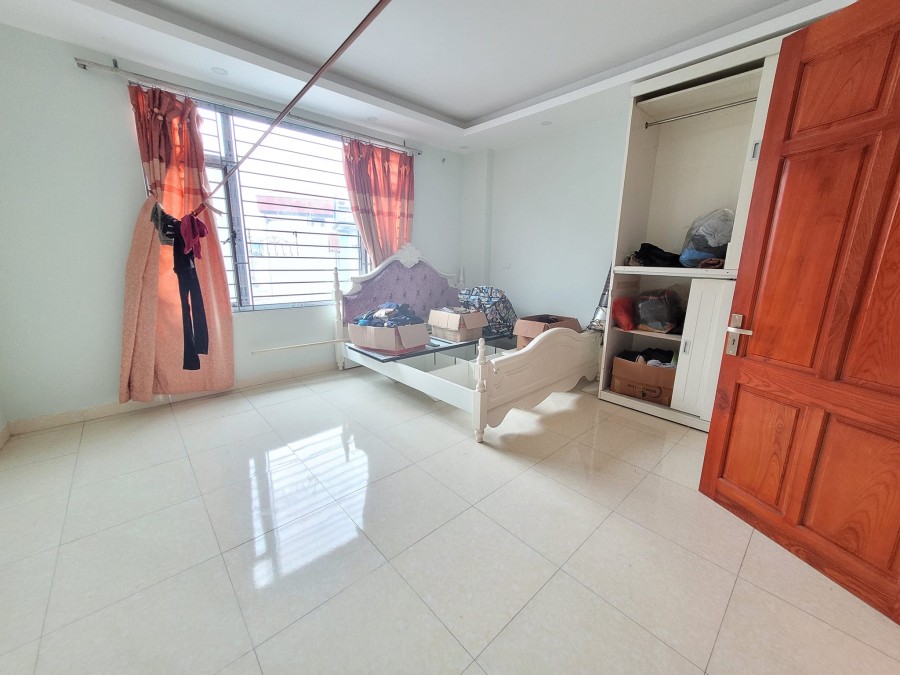 Chính chủ cần bán nhà 5 tầng Mậu Lương kinh doanh mọi mặt hàng ô tô đỗ cửa sổ sẵn