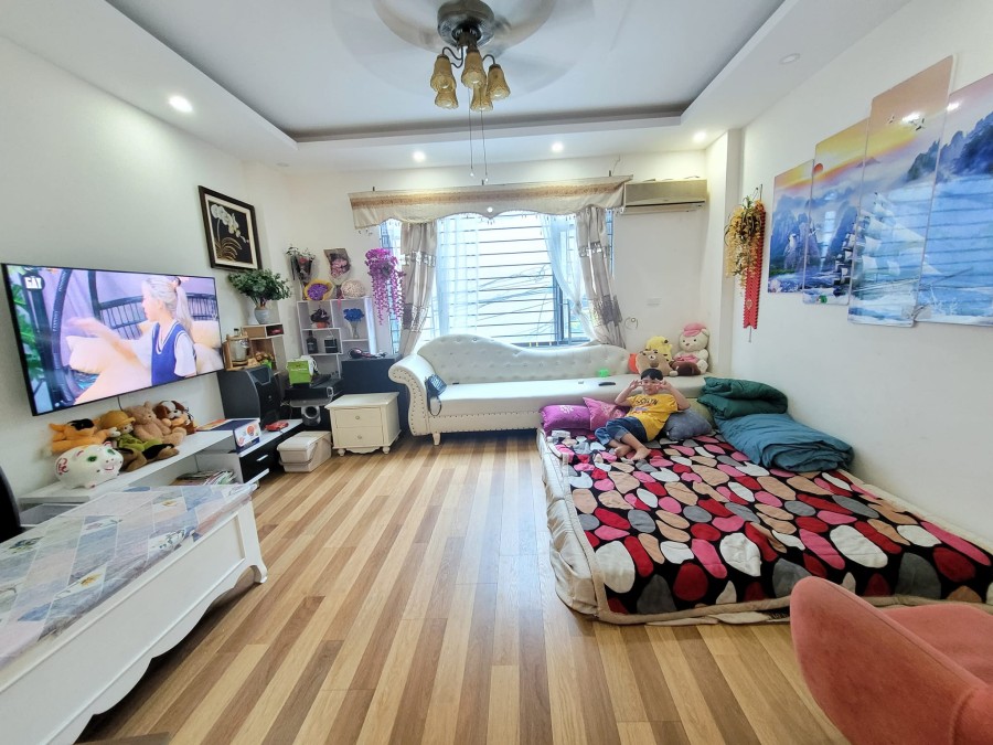 Chính chủ cần bán nhà 5 tầng Mậu Lương kinh doanh mọi mặt hàng ô tô đỗ cửa sổ sẵn