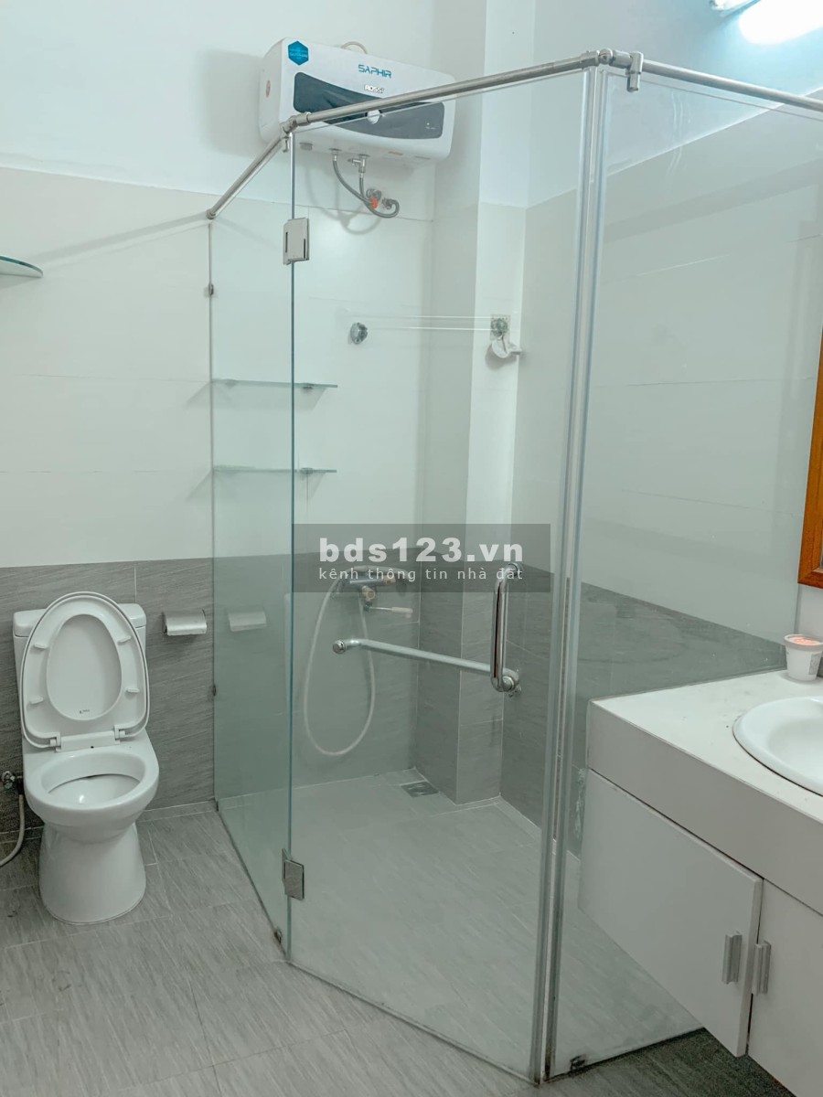 Cho thuê nhà 3 tầng mặt tiền Hòa Cường Nam liên hệ 0935630373 giá 12 triệu/tháng