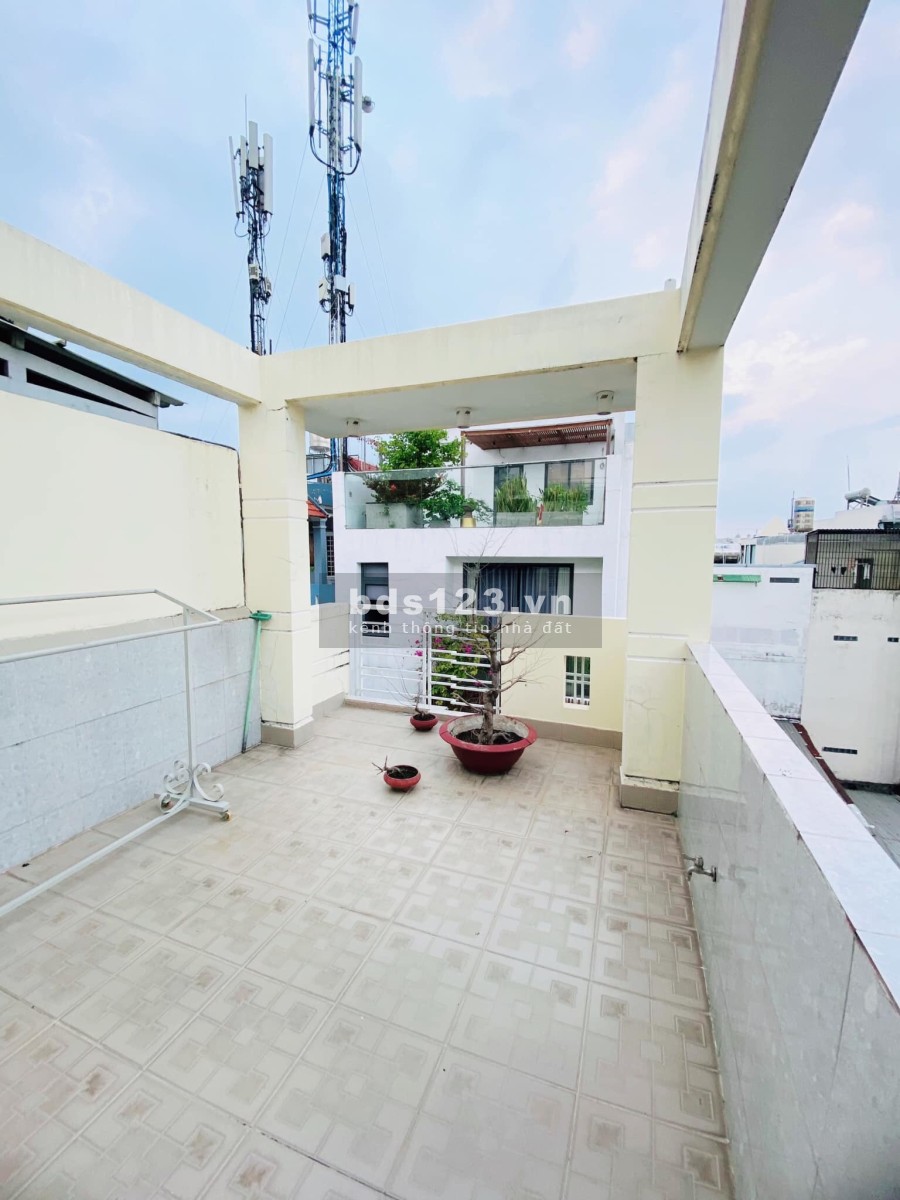 Bán nhà đúc 5 tầng diện tích 35m2 sổ vuông vức giá bán nhỉnh 8.5 tỷ, giá tốt đầu tư