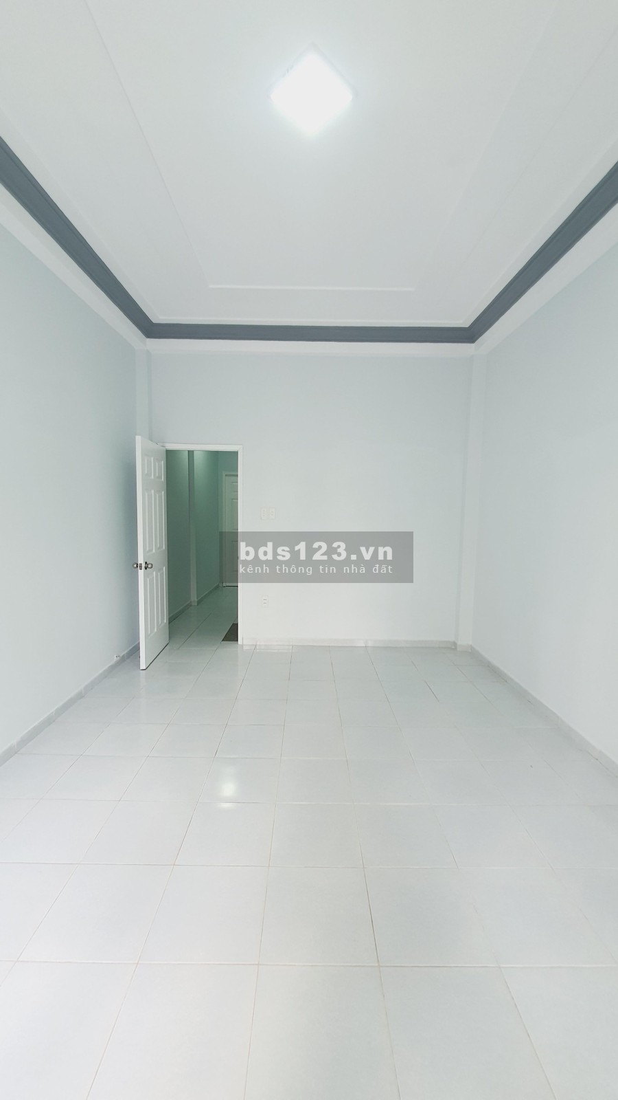 Bán nhà đẹp nhỉnh 8 tỷ ở ngay Ông Tạ CMT8 sầm uất, liên hệ 0943842686 khu dân cư