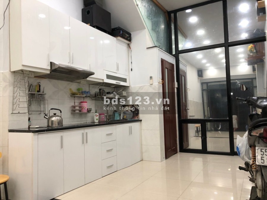 Bán nhà nguyên căn mặt tiền đẹp giá rẻ phường 2, Quận 6, kế bên Chợ Lớn, khu dân cư
