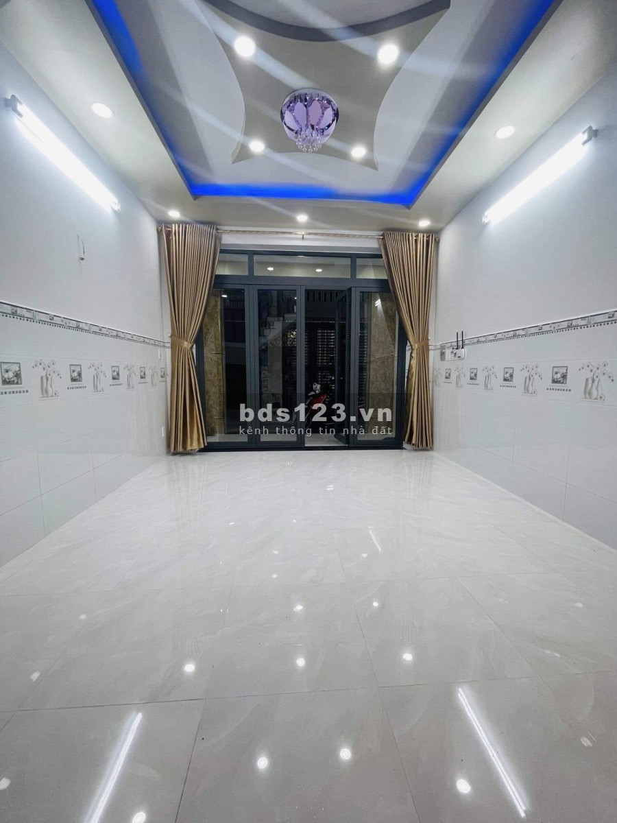 Chỉ 2,3 tỷ nhận ngay nhà phố Long Hậu, 90m2 view sông sát TPHCM…