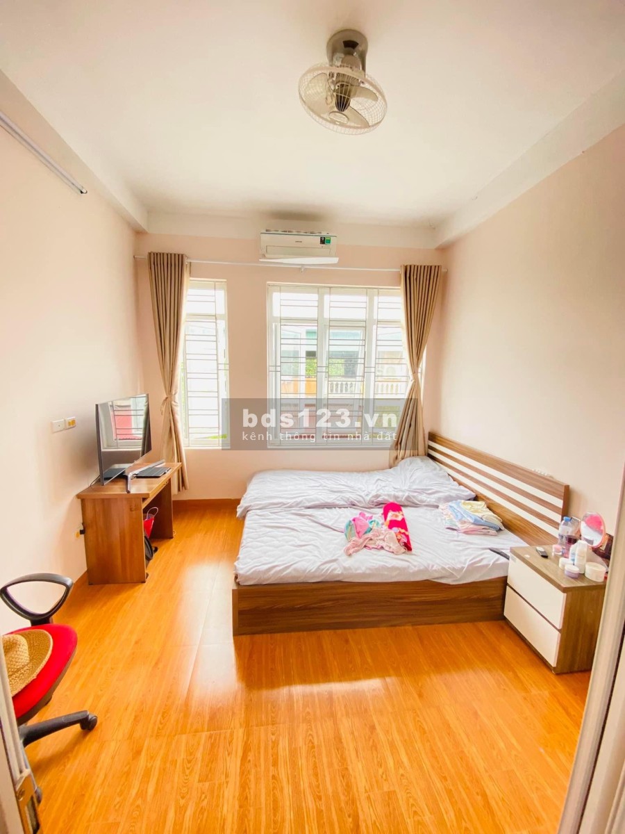 Chủ nhà chuyển công tác cần bán gấp nhà Phú Lãm, Hà Đông, 45m2 x 4 tầng, giá 2.45 tỷ