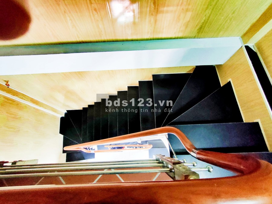 Bán nhà nhỏ tiền Hưng Phúc, diện tích 31m2, cách 30m ô tô, đúc 4 tầng giá bán 2.55 tỷ