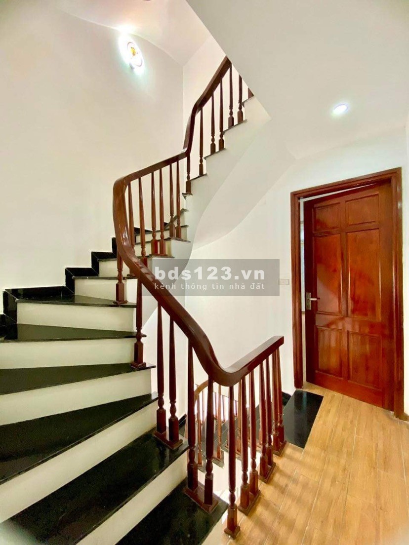 Cc gửi bán nhà dân xây 4 tầng x 47m2, tại tổ 12 Mậu Lương, HĐ, giá 3.87 tỷ