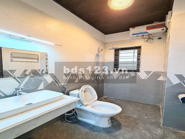 Bán nhà mới koong lô góc 3 mặt thoáng, gần phố ô tô tránh, chủ nhà thiện trí đúc 6 tầng