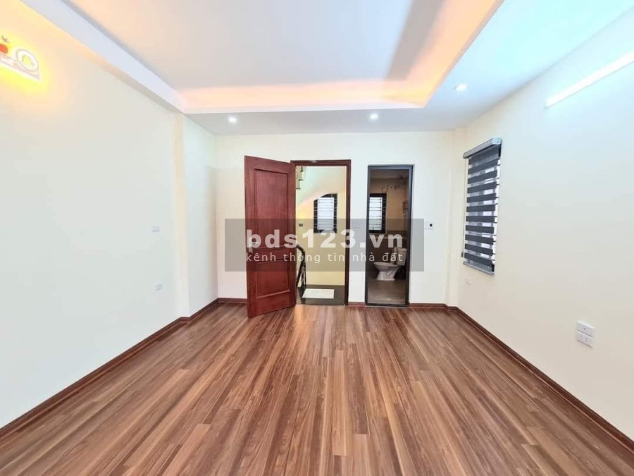 Bán nhà mới koong lô góc 3 mặt thoáng, gần phố ô tô tránh, chủ nhà thiện trí đúc 6 tầng