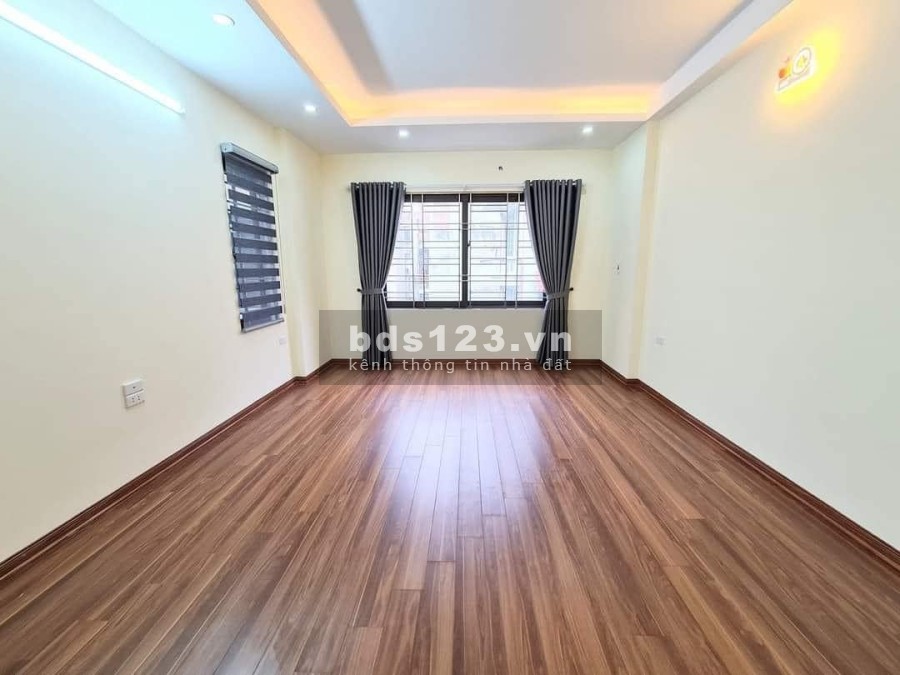 Bán nhà mới koong lô góc 3 mặt thoáng, gần phố ô tô tránh, chủ nhà thiện trí đúc 6 tầng