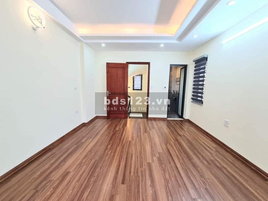 Bán nhà mới koong lô góc 3 mặt thoáng, gần phố ô tô tránh, chủ nhà thiện trí đúc 6 tầng