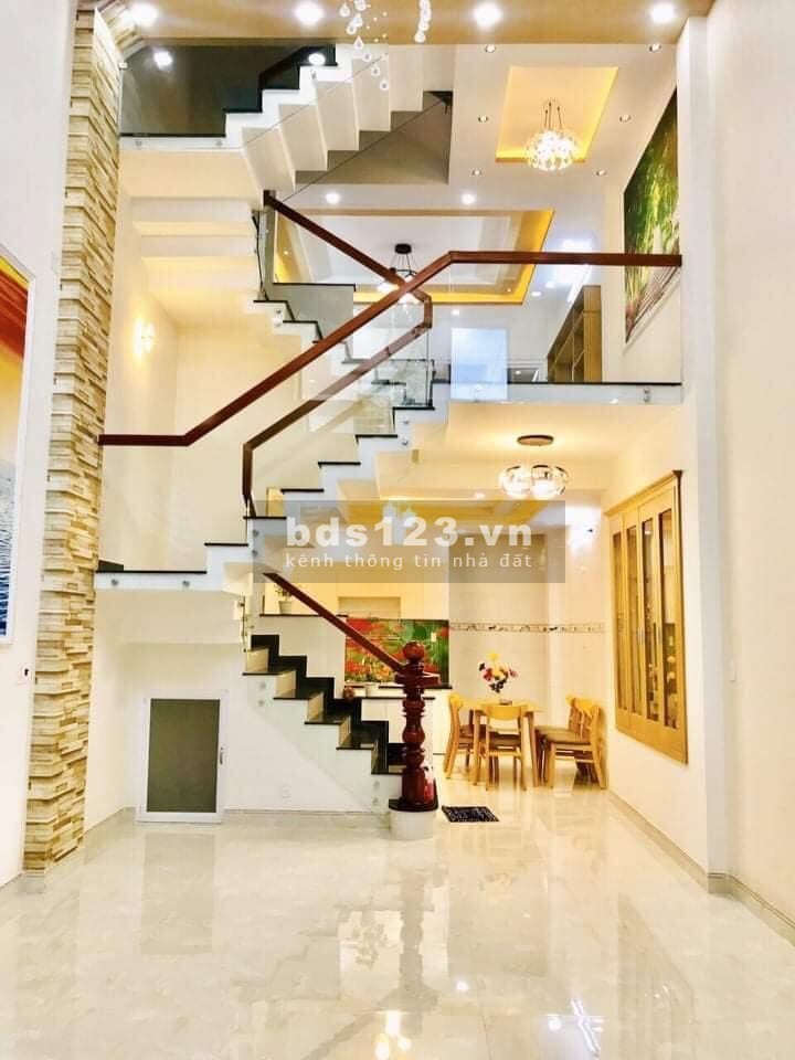 Cực phẩm nhà đẹp lung linh không có căn thứ 3 để so sánh, khu dân cư đông đúc, giá tốt