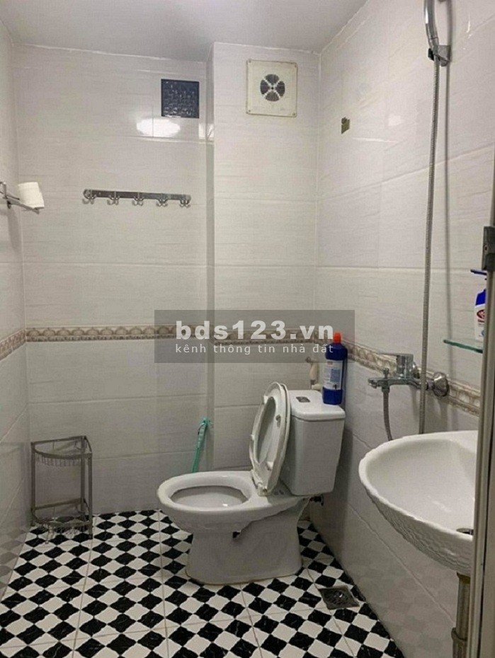 Mới! Cho thuê nhà Linh Đàm, sạch sẽ, an ninh tốt, 1.8 triệu/tháng, liên hệ 0868439235