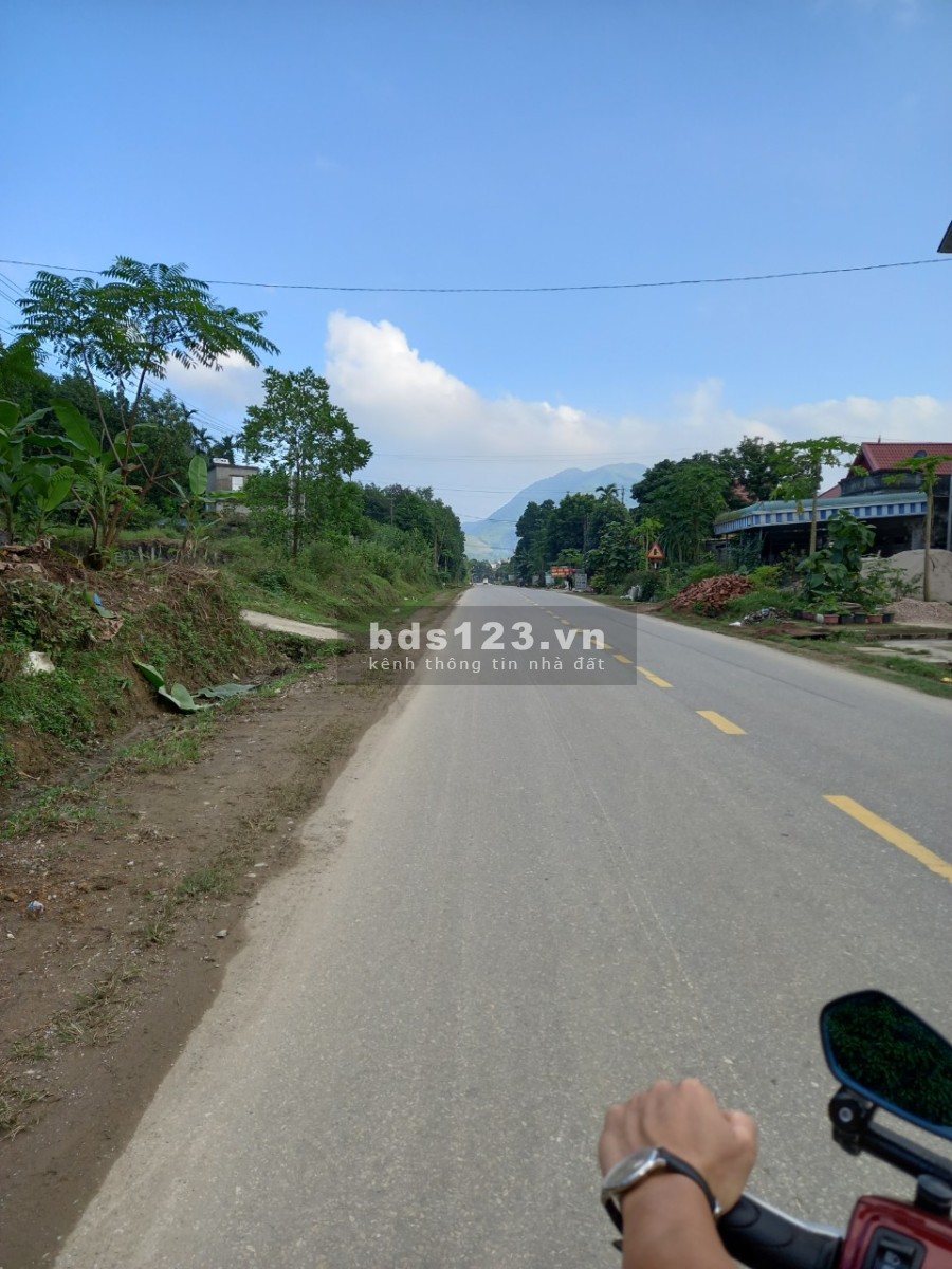 Siêu phẩm 1000m full thổ cư đường chạy quanh đất view núi đồi tứ phía giáp sống Bôi