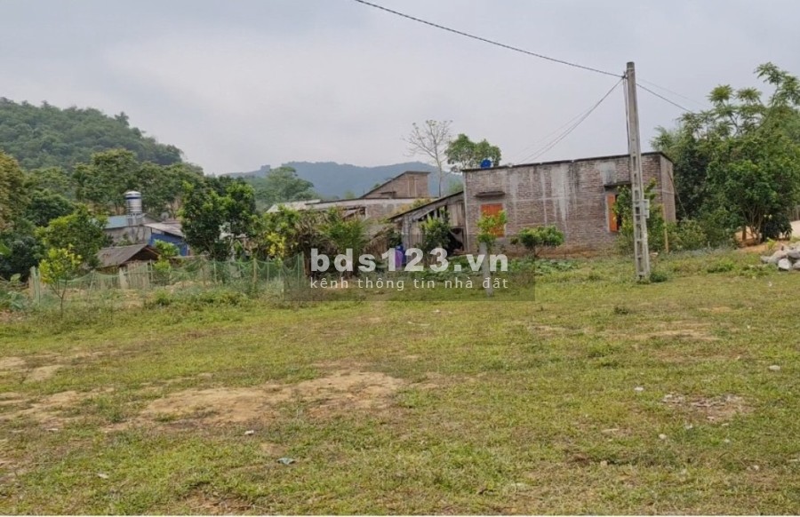 Siêu phẩm 1000m full thổ cư đường chạy quanh đất view núi đồi tứ phía giáp sống Bôi