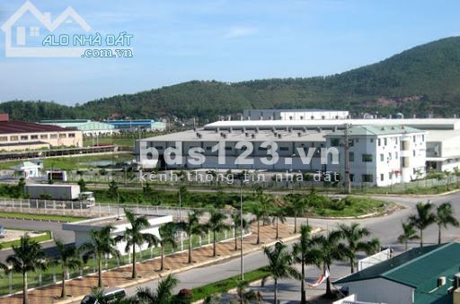 Lớn tuổi đi lại khó khăn nên cần bán miếng đất và dãy nhà trọ 16 phòng đang cho thuê kín để về quê