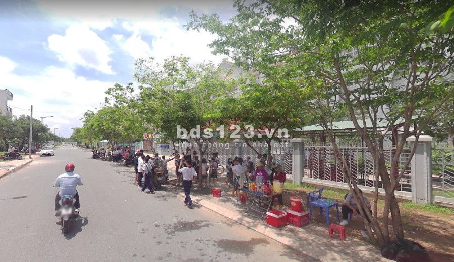 Đất đẹp SHR Ngay MT đường Trịnh như Khuê, Sau lưng chợ bình chánh 95m2/985tr. LH:0944371938