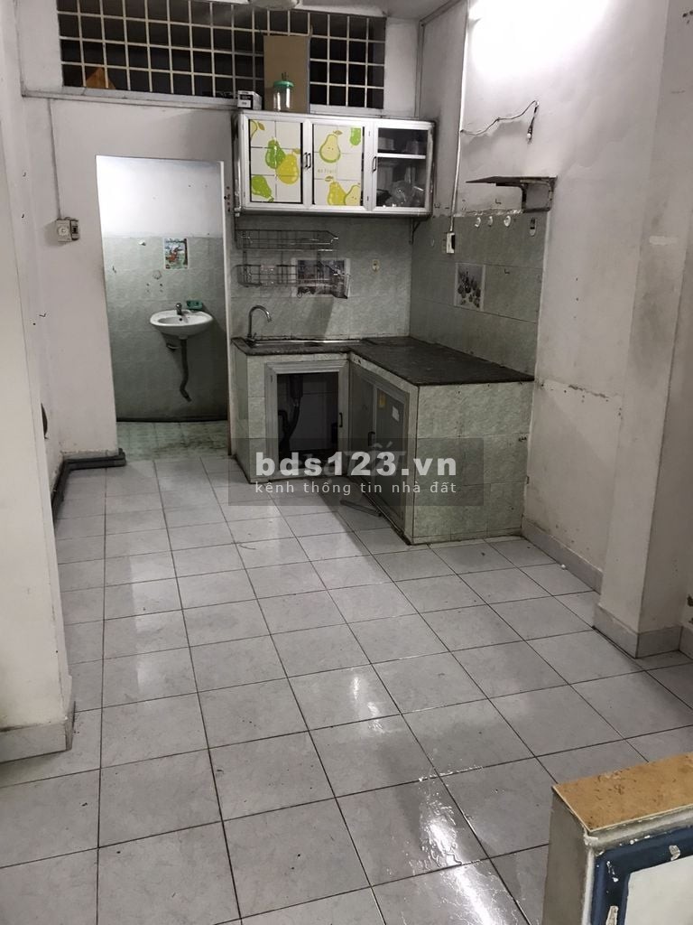 Nhà nguyên căn cho thuê trong chợ thích hợp kinh doanh có 2 tầng, khu dân cư đong