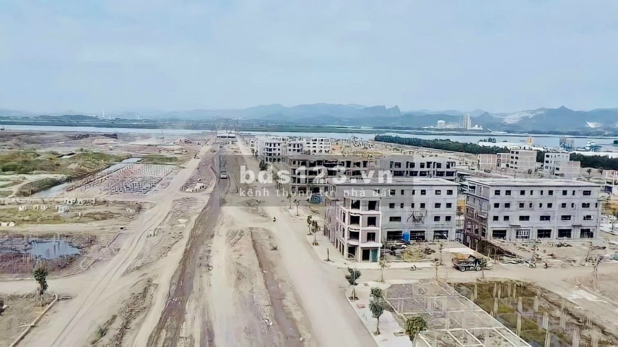 Chính chủ bán lô đất mặt biển giá siêu rẻ liên hệ 096757465 vị trí đắc địa, giá tốt đầu tư