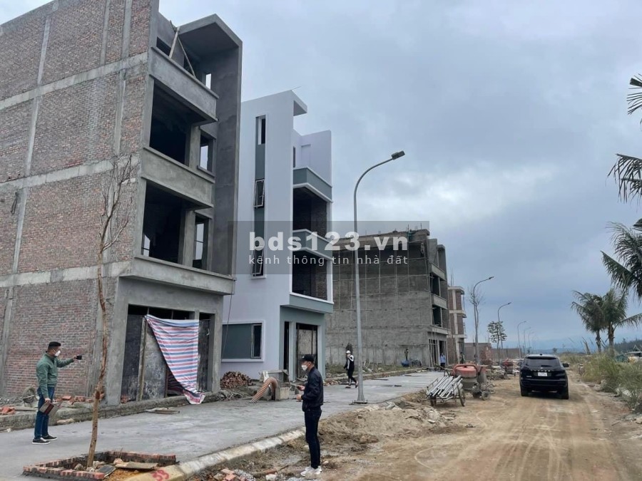 Chính chủ bán lô đất mặt biển giá siêu rẻ liên hệ 096757465 vị trí đắc địa, giá tốt đầu tư