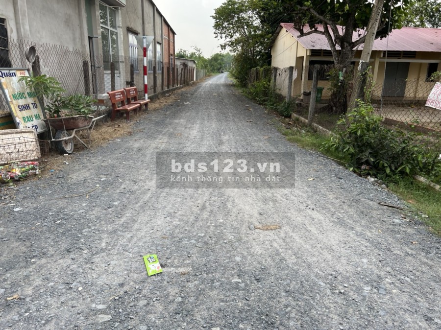 Lô đất lớn ở ấp cây da, xã hiệp thạnh ngang 32m giá chỉ 800 triệu/tháng, lh 0375921658