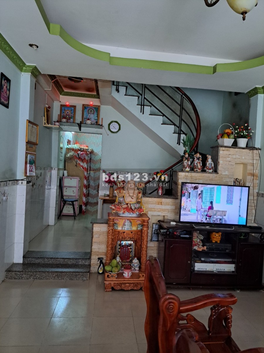 Bán nhà HXH, đường Luong Văn Can Quận 8, nhà 3 tầng, dt 74m2, giá bán nhỉnh 5 tỷ