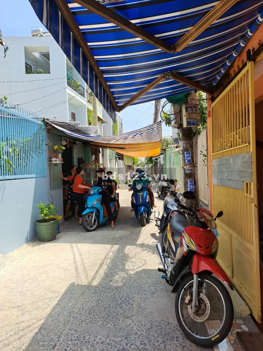 Bán nhà HXH, đường Luong Văn Can Quận 8, nhà 3 tầng, dt 74m2, giá bán nhỉnh 5 tỷ