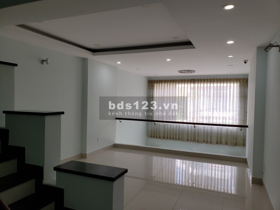 Bán nhà Nơ Trang Long p7 Bình Thạnh, hẻm 5m, diện tích 45m2, 3PN, chỉ hơn 5 tỷ.