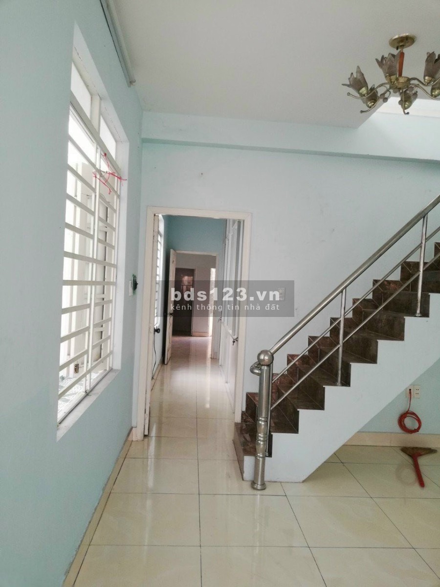 Nhà nguyên căn 1 trệt, 1 lầu đúc, giá tốt đường số 5 Linh Xuân, Thủ Đức dtsd 90m2