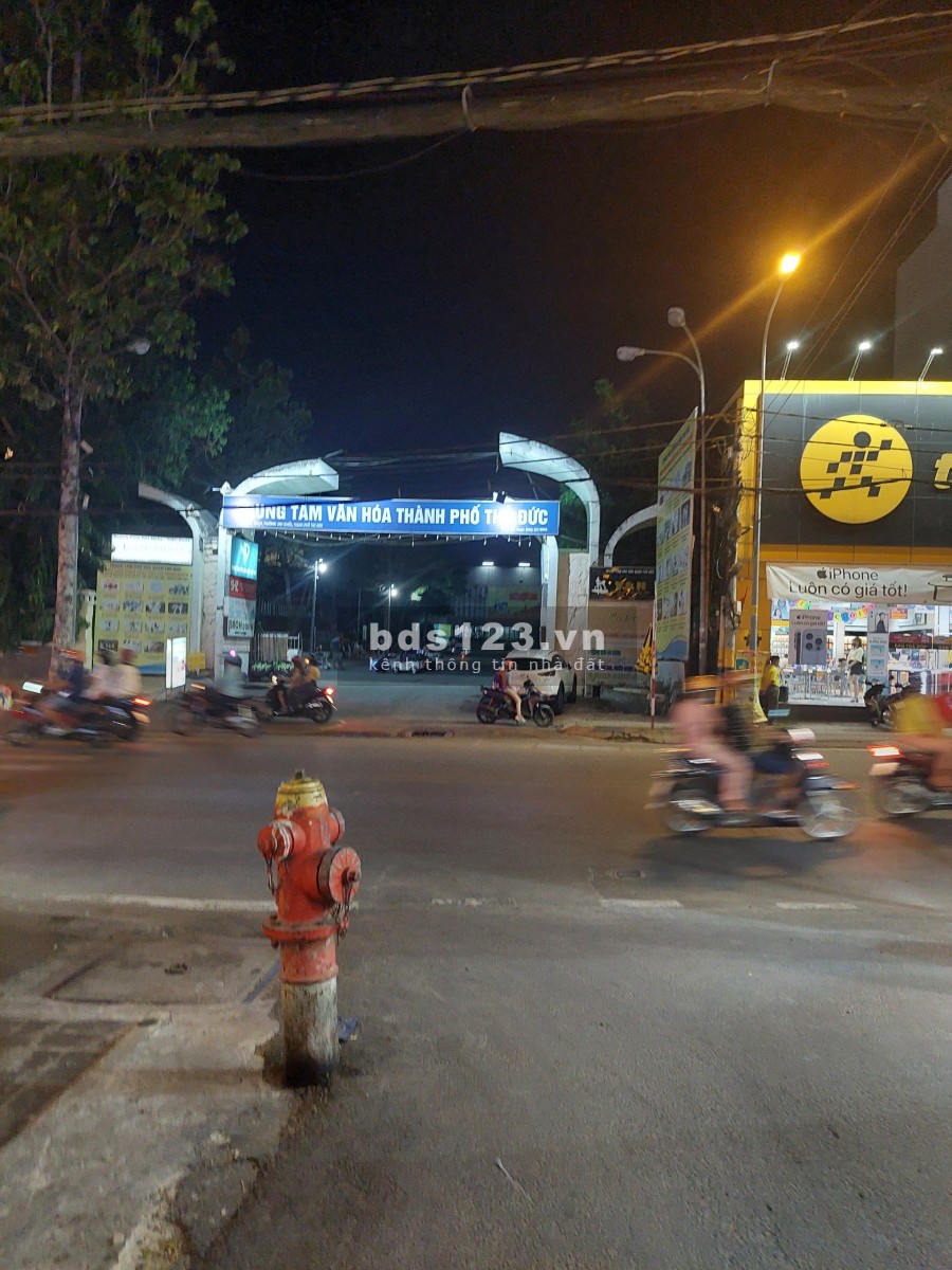 Nhà mt đường kinh doanh sầm uất ngay Võ Văn Ngân, bình Thọ diện tích 180m2