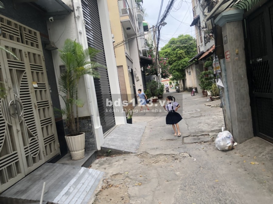 Bán nhà Nơ Trang Long p7 Bình Thạnh, hẻm 5m, diện tích 45m2, 3PN, chỉ hơn 5 tỷ.