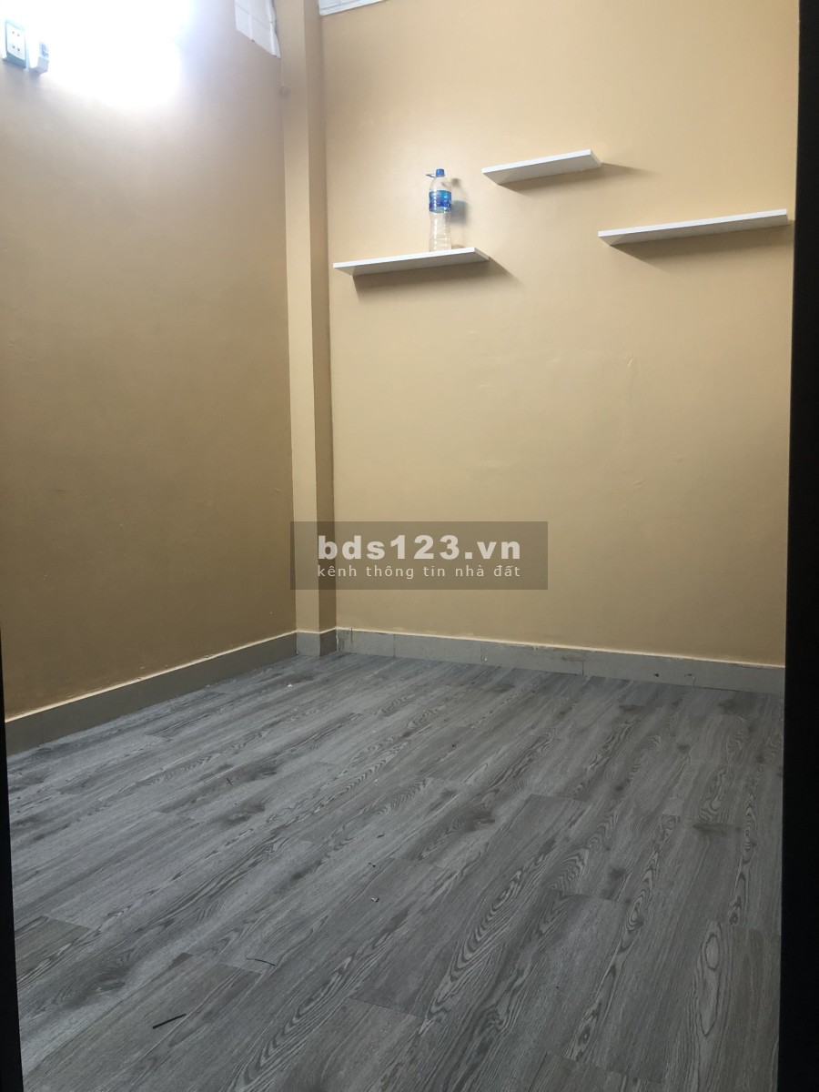 Phòng rộng 10m2 ngay Thành Thái - Tô Hiến Thành Quận 10. Giá: 2 triệu/tháng
