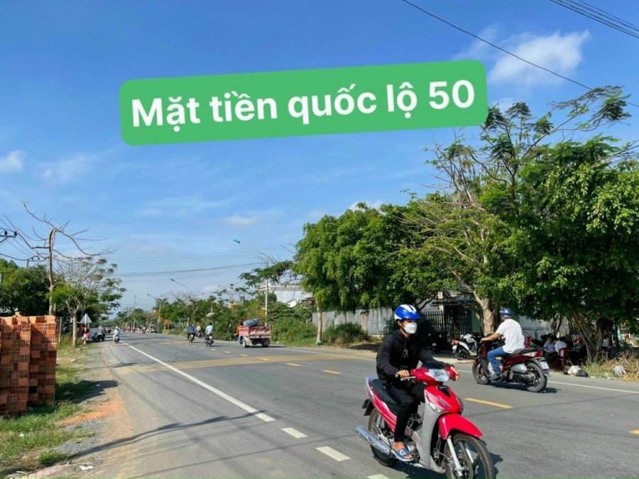 Đất nền mặt tiền Quốc Lộ 50 ngay ngã 4 chợ Trạm giá chỉ 13 triệu/m2, lh 0706898586