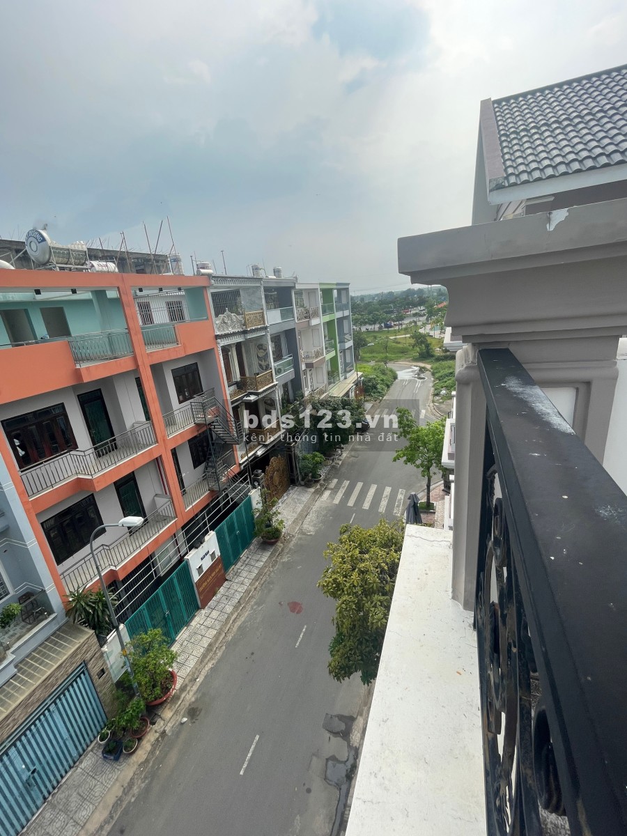 Chính chủ cần bán nhà mặt phố đường số 5, Bình Tân, giá tốt đầu tư sinh lời