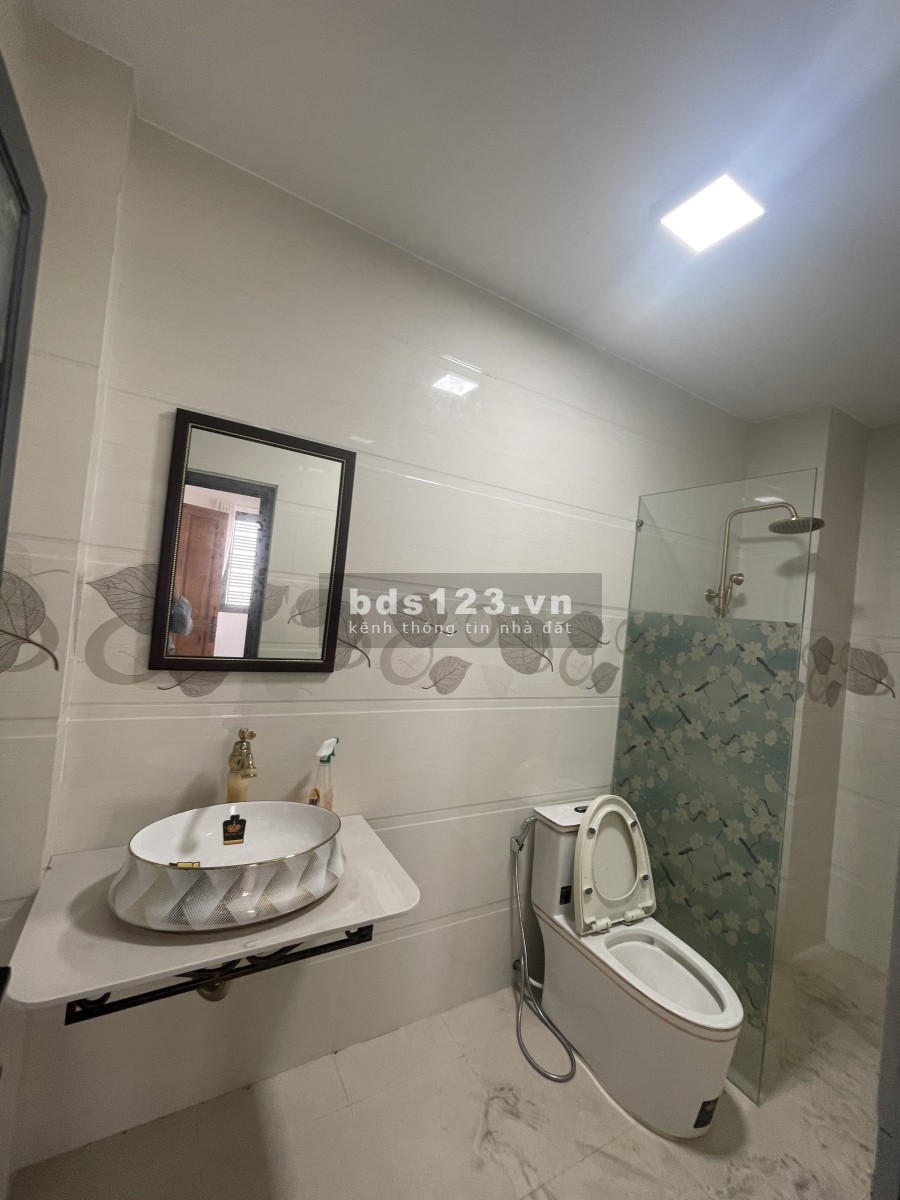 Chính chủ cần bán nhà mặt phố đường số 5, Bình Tân, giá tốt đầu tư sinh lời