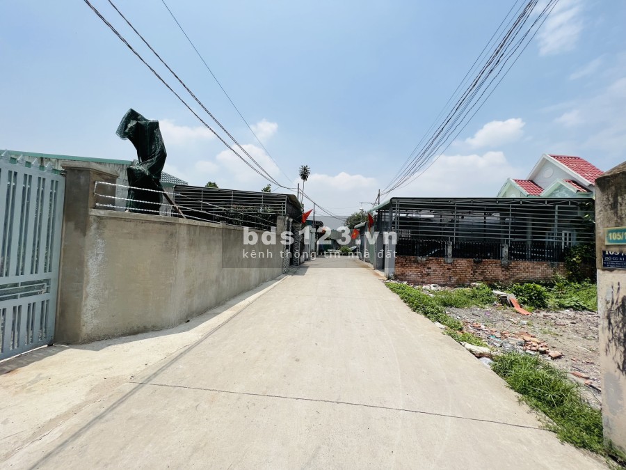 Cần tiền bán lô đất đối diện mầm non Tinh Khôi, giá bán 1.28 tỷ, diện tích 150m2, sổ hồng riêng