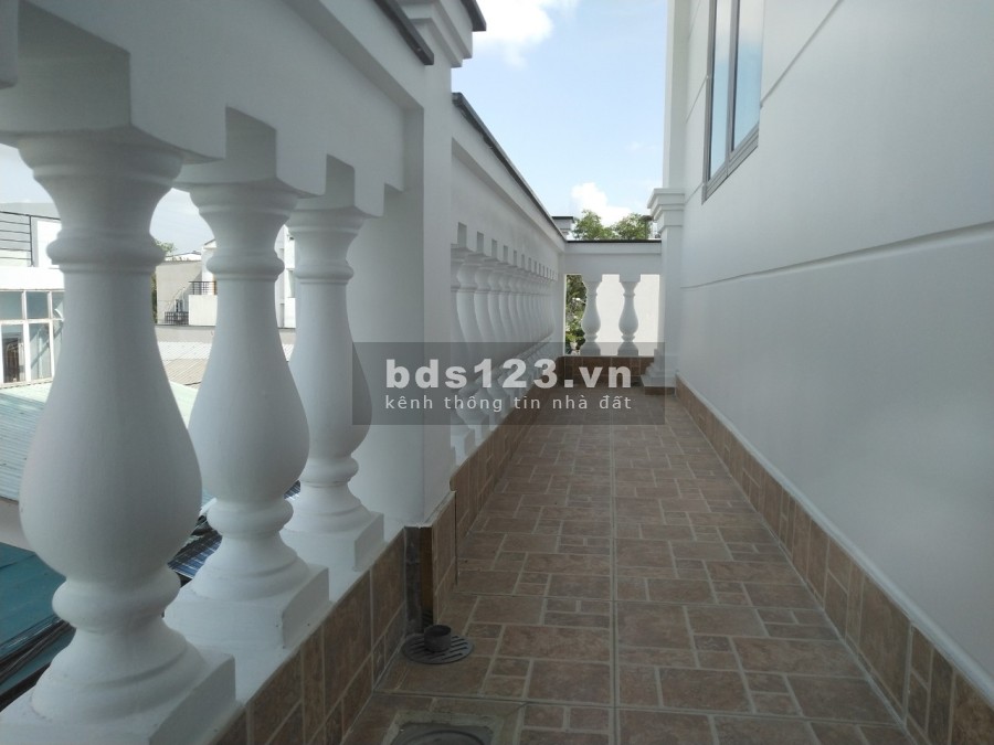 Bán toà nhà hẻm 574 Sinco mới xây 100% giá bán đầu tư sinh lời liên hệ 0901108210