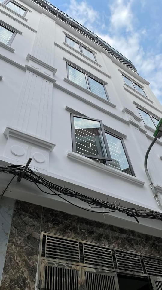 Bán nhà trung tâm thanh trì mới đẹp diện tích 33m2 x 5 tầng mặt tiền 3,7m, sdcc