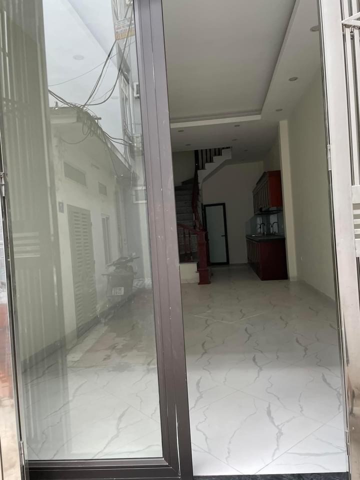 Bán nhà trung tâm thanh trì mới đẹp diện tích 33m2 x 5 tầng mặt tiền 3,7m, sdcc