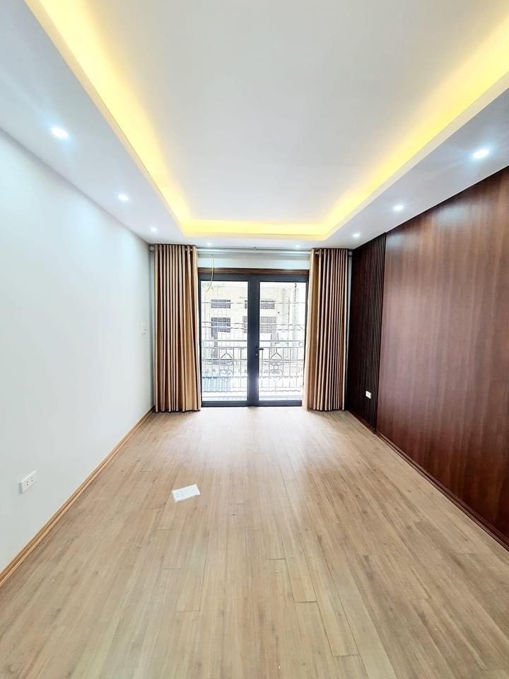 Bán nhà trung tâm thanh trì mới đẹp diện tích 33m2 x 5 tầng mặt tiền 3,7m, sdcc
