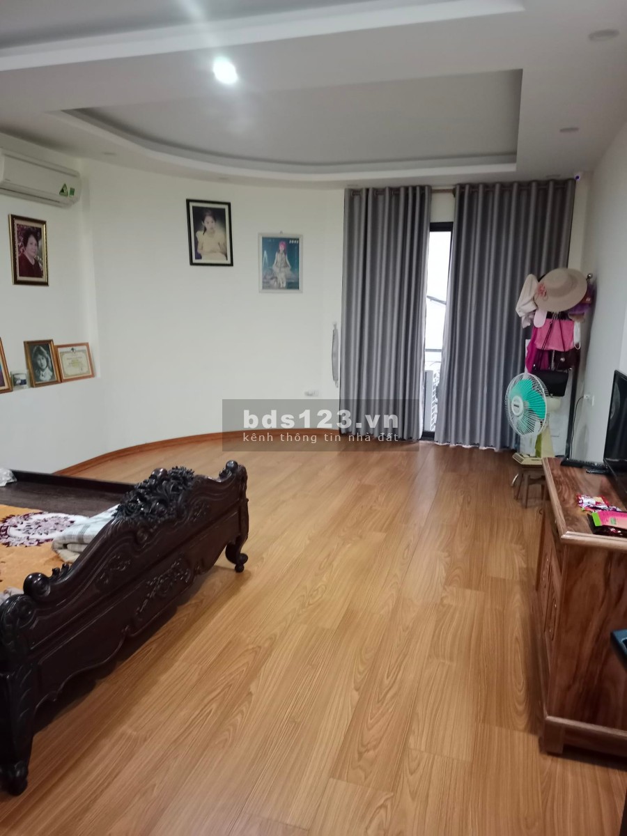 Bán nhà lô góc 5 tầng 43m2 phố Linh Lang giá 6,4 tỷ liên hệ xem nhà 0912442669