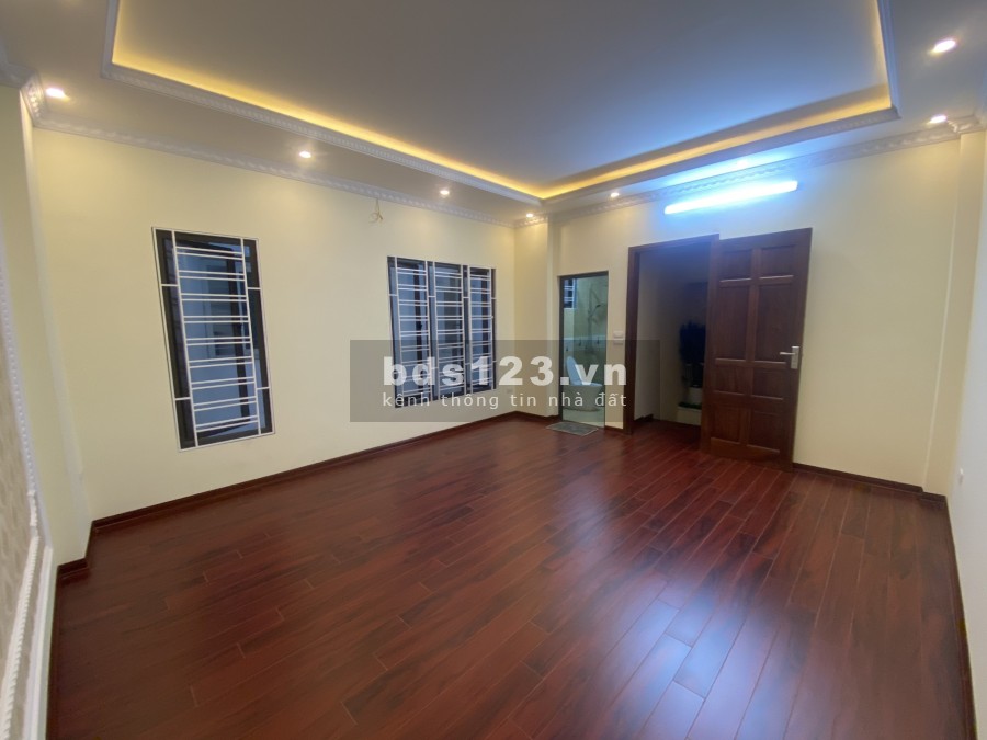 Bán nhà mới xây 5 tầng ngõ 225 Quan Hoa giá 4,95 tỷ. LH 0912442669