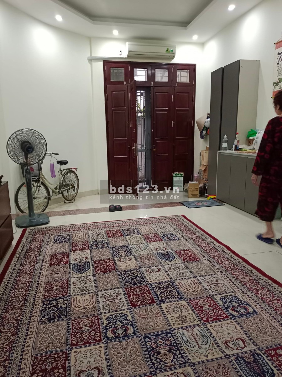 Bán nhà lô góc 5 tầng 43m2 phố Linh Lang giá 6,4 tỷ liên hệ xem nhà 0912442669