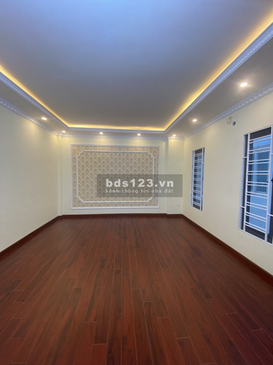 Bán nhà mới xây 5 tầng ngõ 225 Quan Hoa giá 4,95 tỷ. LH 0912442669