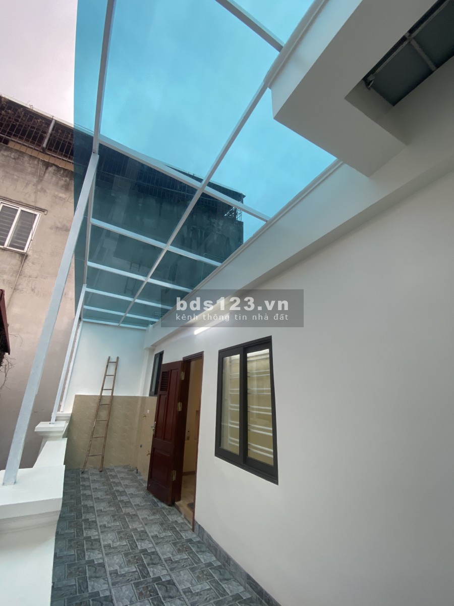Bán nhà mới xây 5 tầng ngõ 225 Quan Hoa giá 4,95 tỷ. LH 0912442669