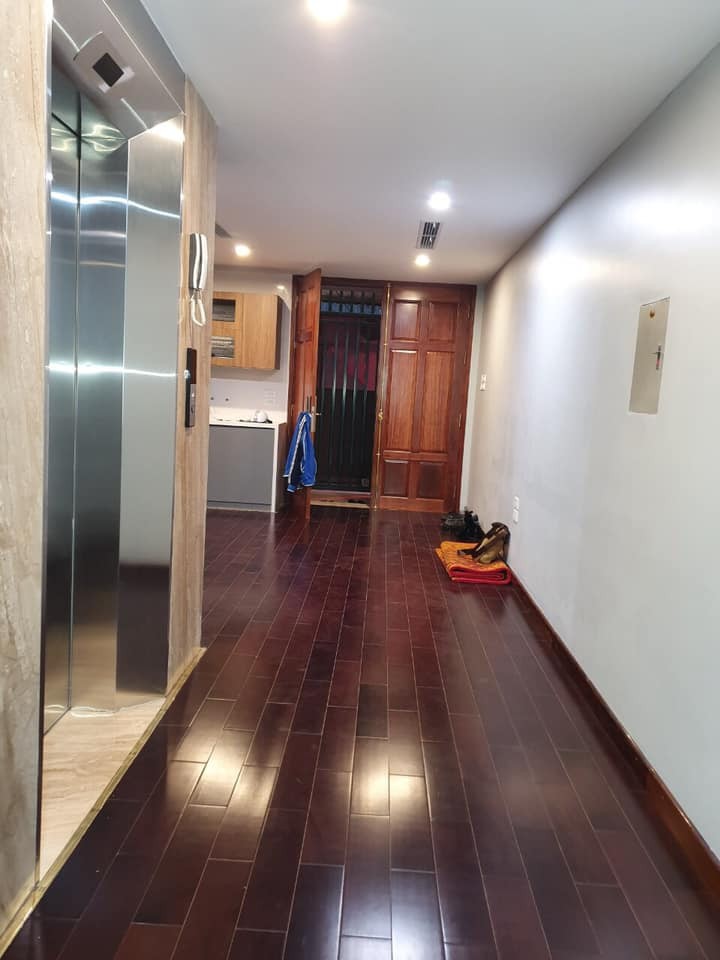 Bán nhà Lê Trọng Tấn P/LÔ Ô tô, nhà đẹp dt 40m2 5 tầng, giá nhỉnh 5 tỷ LH 0382750787