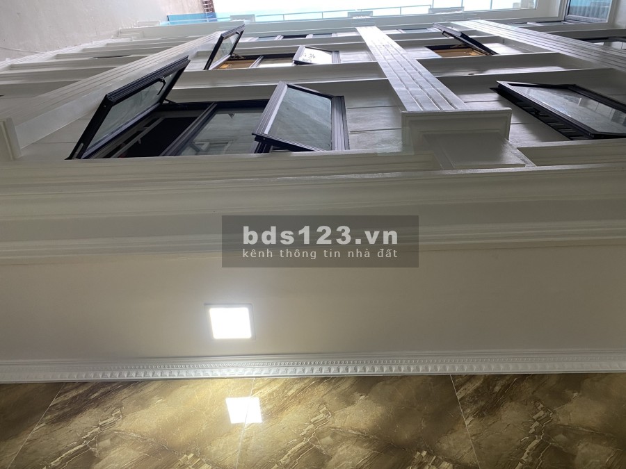 Bán nhà mới xây 5 tầng ngõ 225 Quan Hoa giá 4,95 tỷ. LH 0912442669