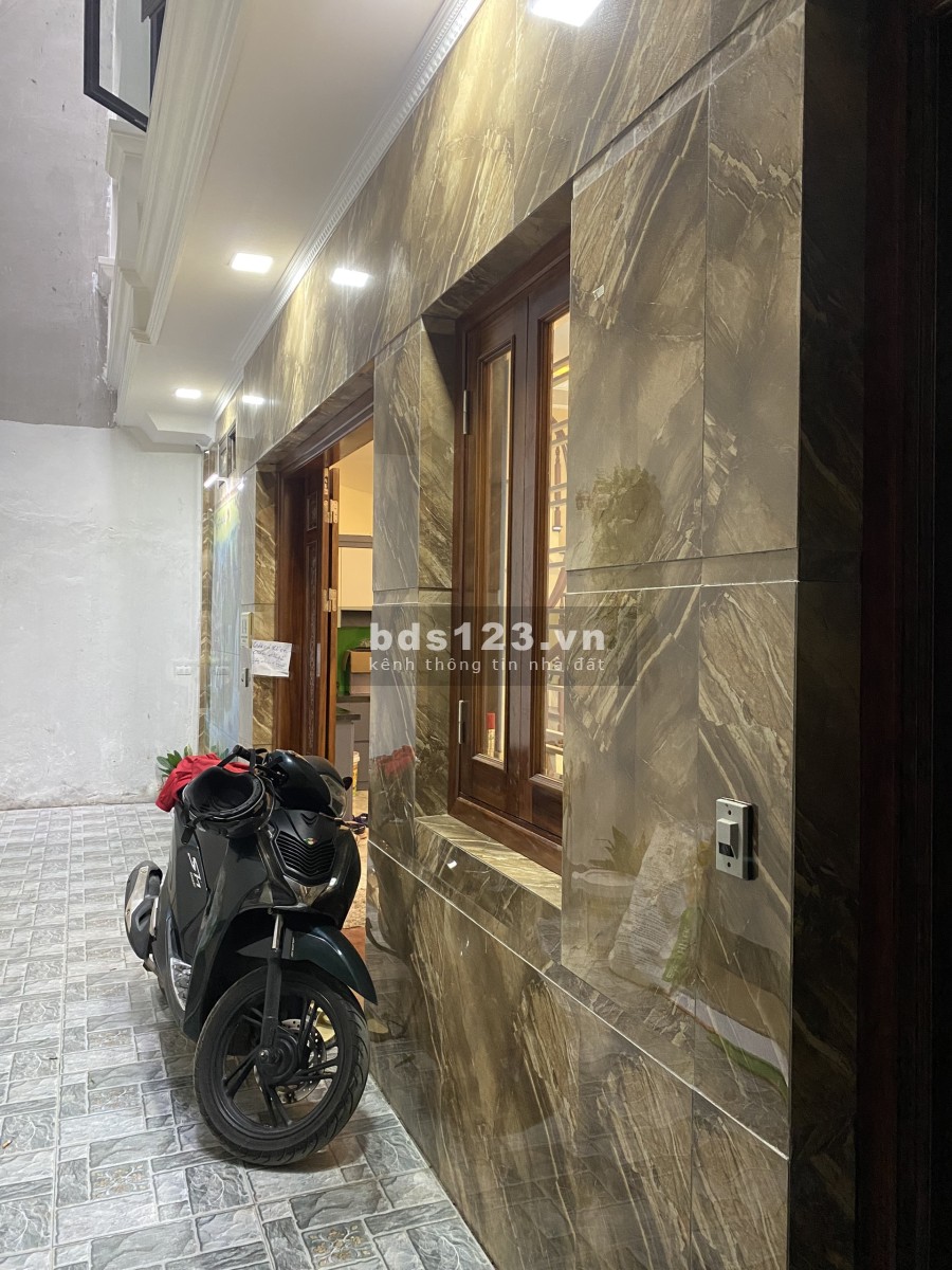Bán nhà mới xây 5 tầng ngõ 225 Quan Hoa giá 4,95 tỷ. LH 0912442669