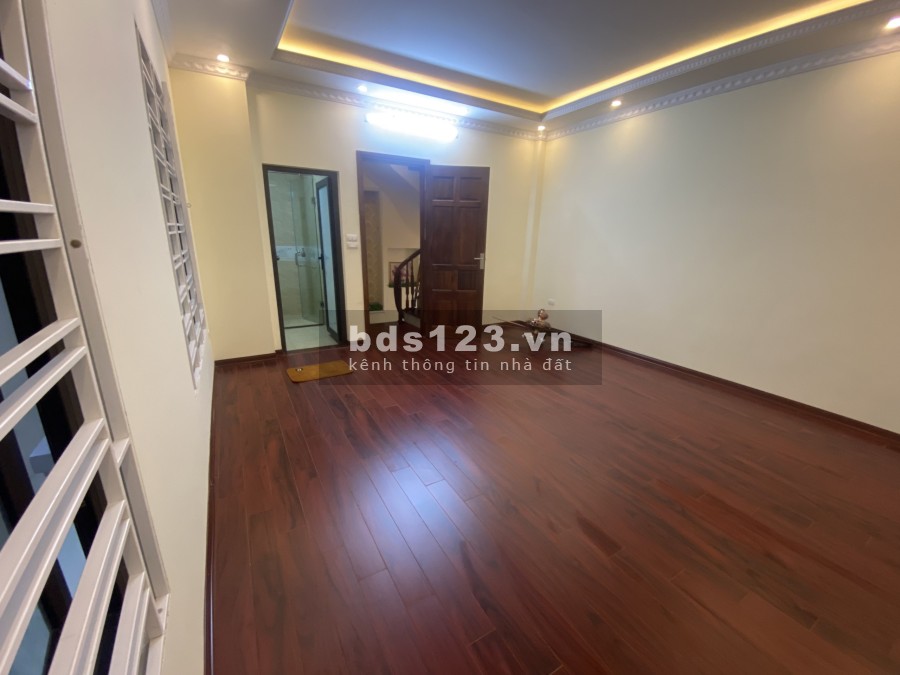 Bán nhà mới xây 5 tầng ngõ 225 Quan Hoa giá 4,95 tỷ. LH 0912442669
