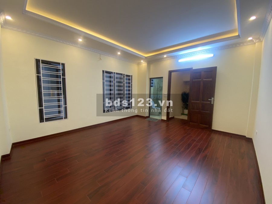 Bán nhà mới xây 5 tầng ngõ 225 Quan Hoa giá 4,95 tỷ. LH 0912442669