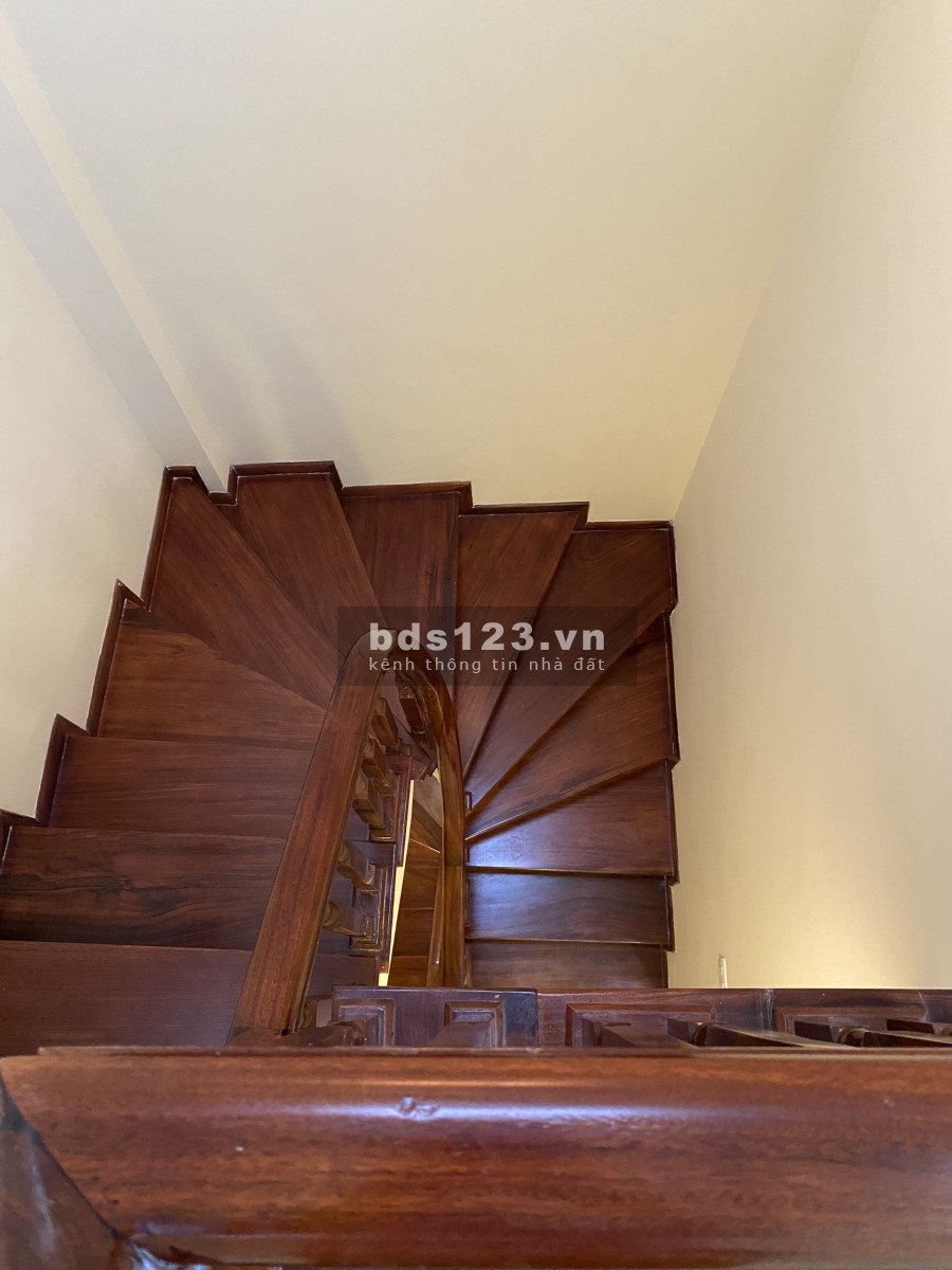 Bán nhà mới xây 5 tầng ngõ 225 Quan Hoa giá 4,95 tỷ. LH 0912442669
